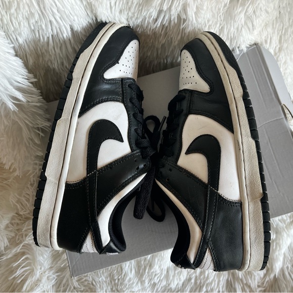 Nike Dunk Low Panda - Picture 2 of 4